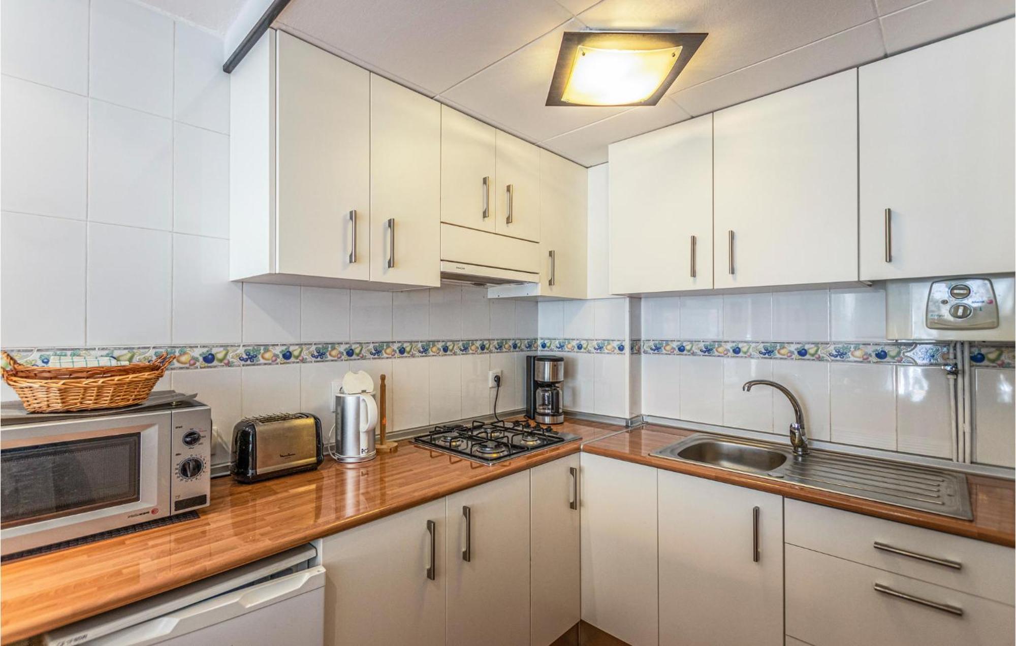 1 Bedroom Nice Apartment In Pineda De Mar Exterior photo